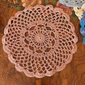 🩷New Handcrafted Crocheted Dusty Rose Lace Doily Scallop Pink
